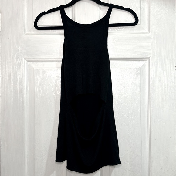 Wilfred Free Back Peep-Hole Tank Top in Black size Medium - Picture 2 of 3